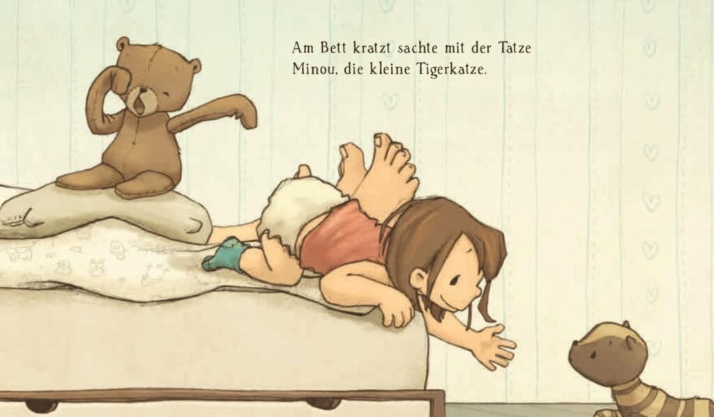 Alle kommen mit ins Bett - Anna , Schmusebär und Tigerkatze beim Bett