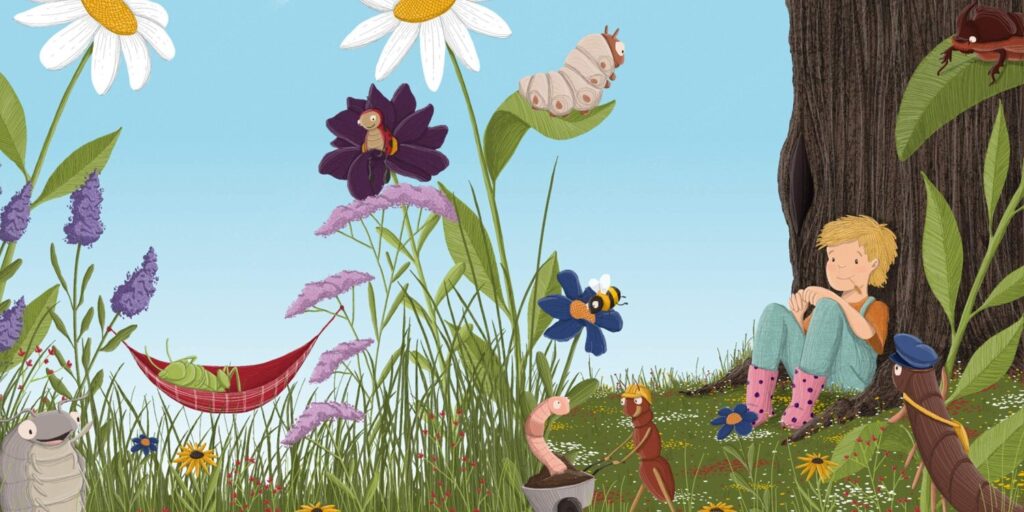Ole und das Krabbeltierabenteuer: Ole sitzt an einen Baumstamm gelehnt im Gras und Insekten auf der Wiese in Aktion