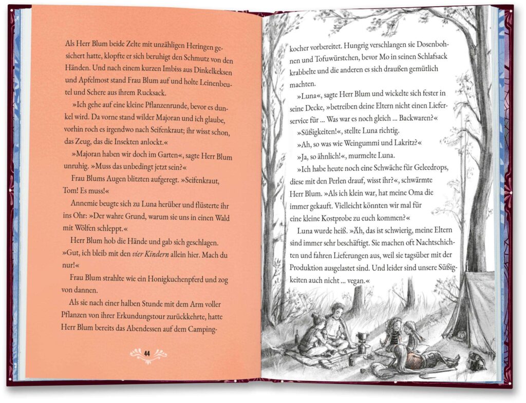 Luna und die schauerlich-beste Familie der Welt - Seite 44 und 45 mit Text und 2 Erwachsene mit 3 Kindern vor einem Zelt im Wald - Szene