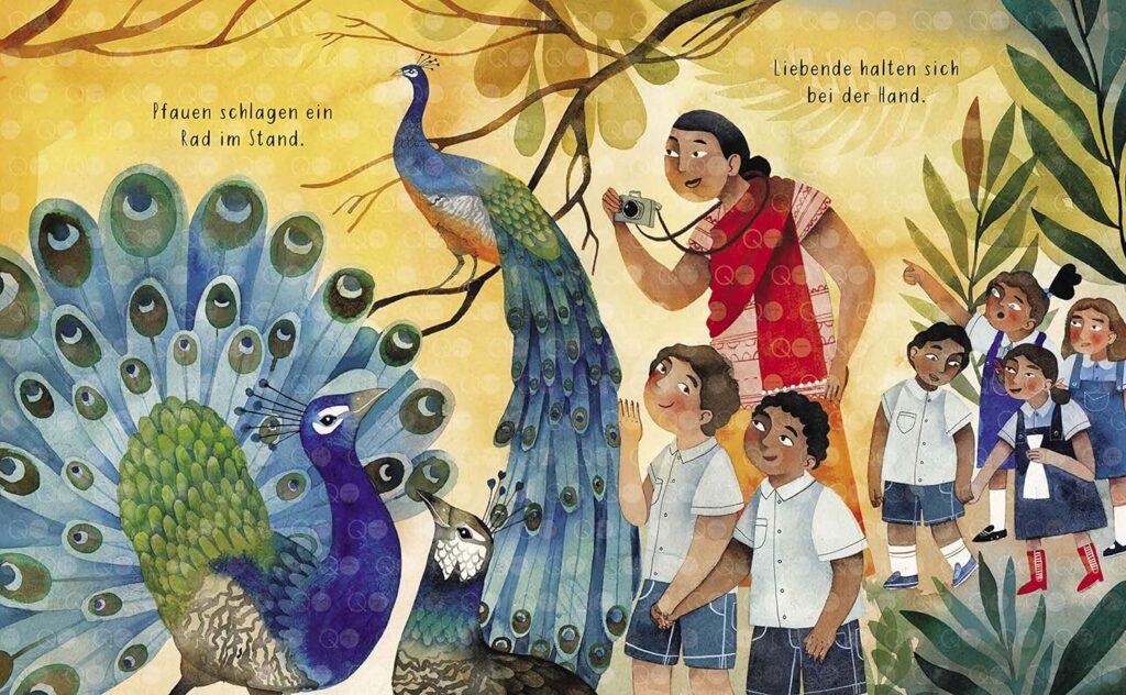 So sagt man Ich liebe dich - Pfau schlägt ein Rad und eine Kindergruppe mit fotografierender Frau