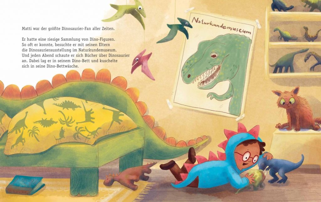 Der Recyclosaurus - Matti im Dinosaurierkostüm spielt mit Dinos in seinem Dinokinderzimmer
